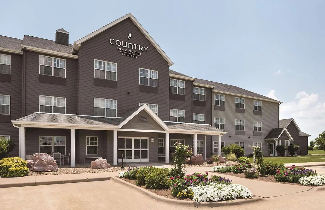 Country Inn & Suites By Radisson, Pella, Ia-1